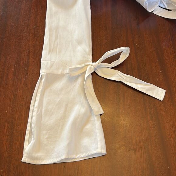 BCBGMAXAZRIA white long sleeve henley collar button front blouse Size S New - Picture 6 of 12